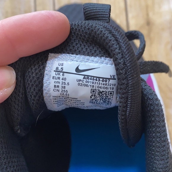 **LIKE NEW***Nike Renew Sneakers - Picture 7 of 8